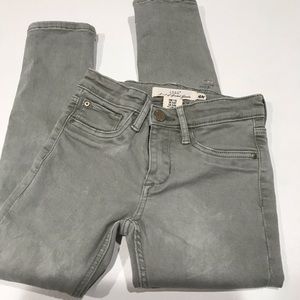 ❄️H&M Child’s Stretchy Olive Color Stretchy Skinny Jeans, 5/6 yrs.